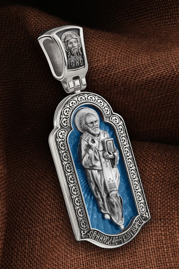 Образок из белого золота c эмалью