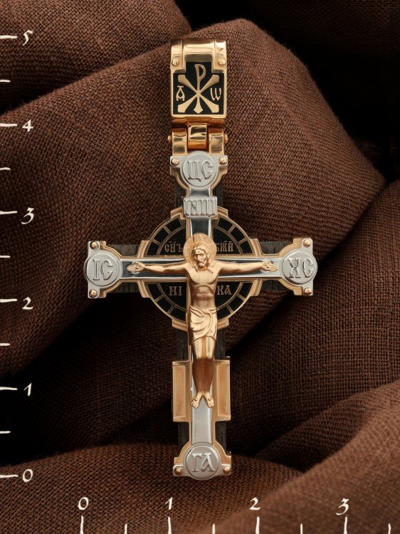 Крест из золота c эмалью и эбеновым деревом