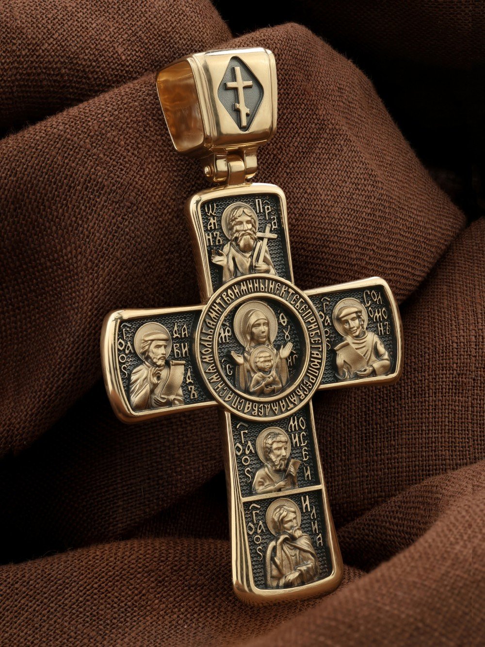 Крест из лимонного золота