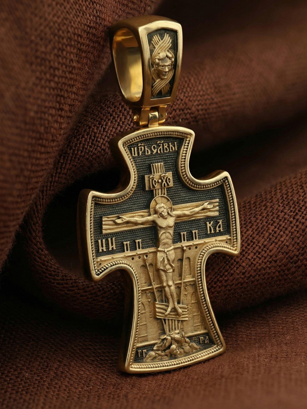 Крест из лимонного золота