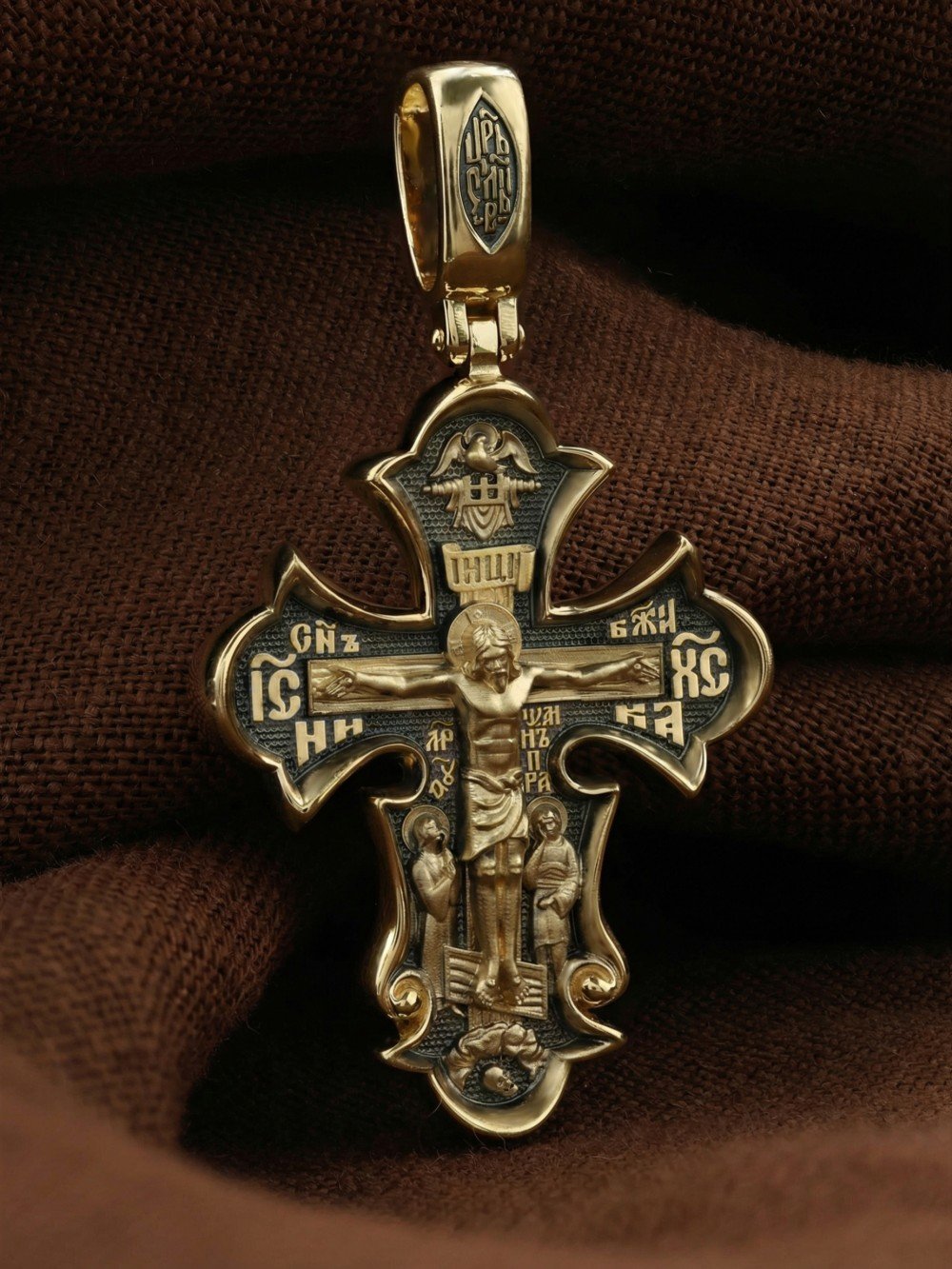 Крест из лимонного золота