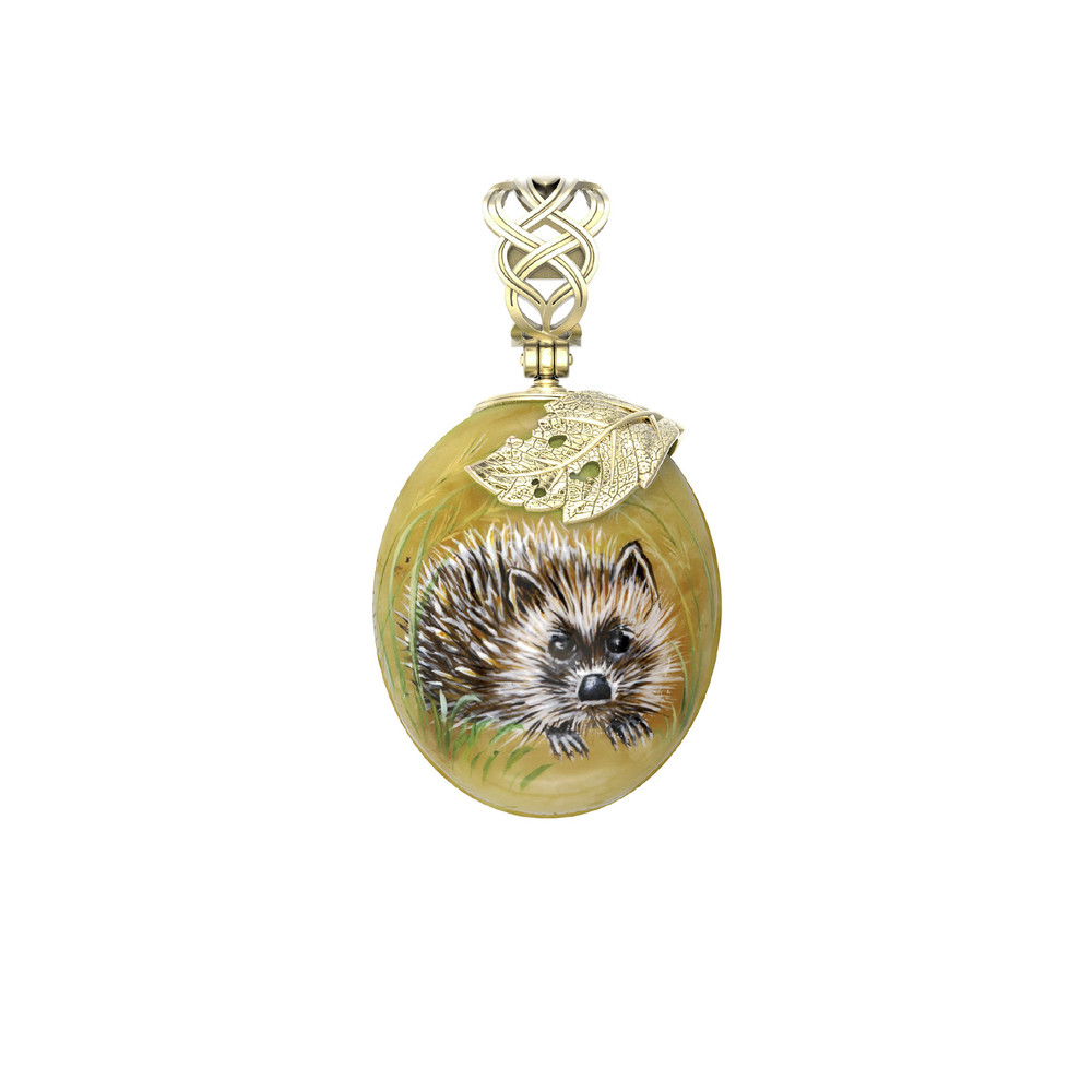 Подвеска из лимонного золота c росписным янтарём