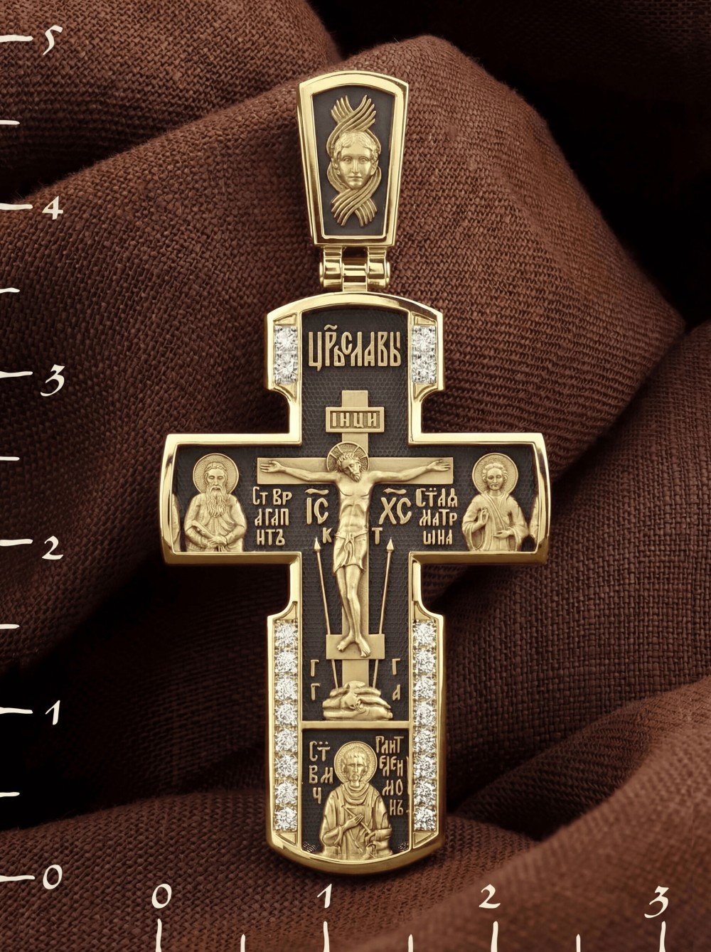 Крест из лимонного золота c бриллиантами