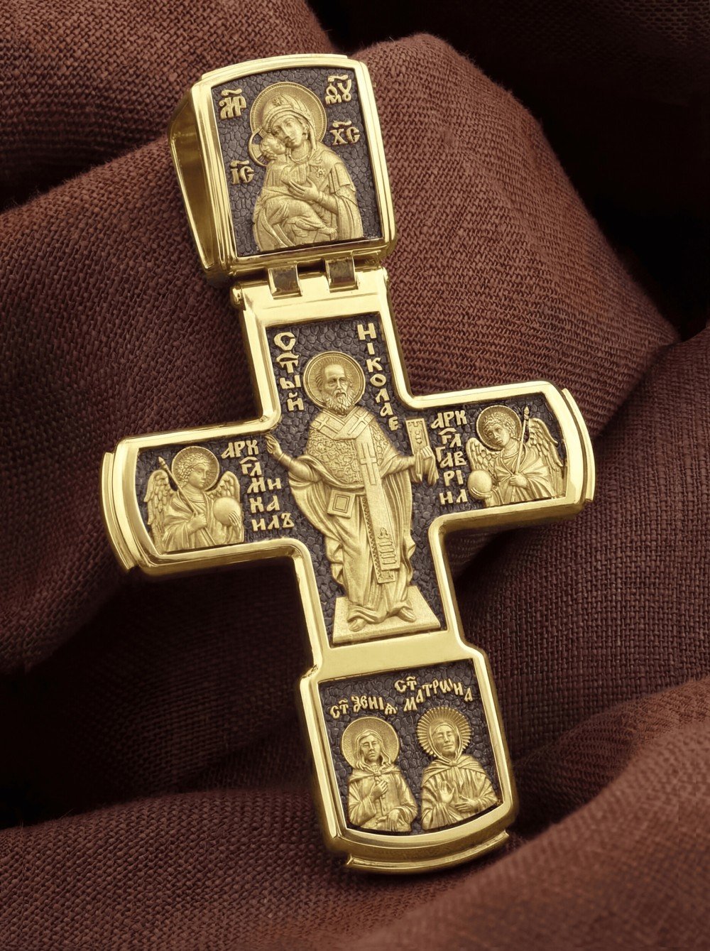 Крест из лимонного золота