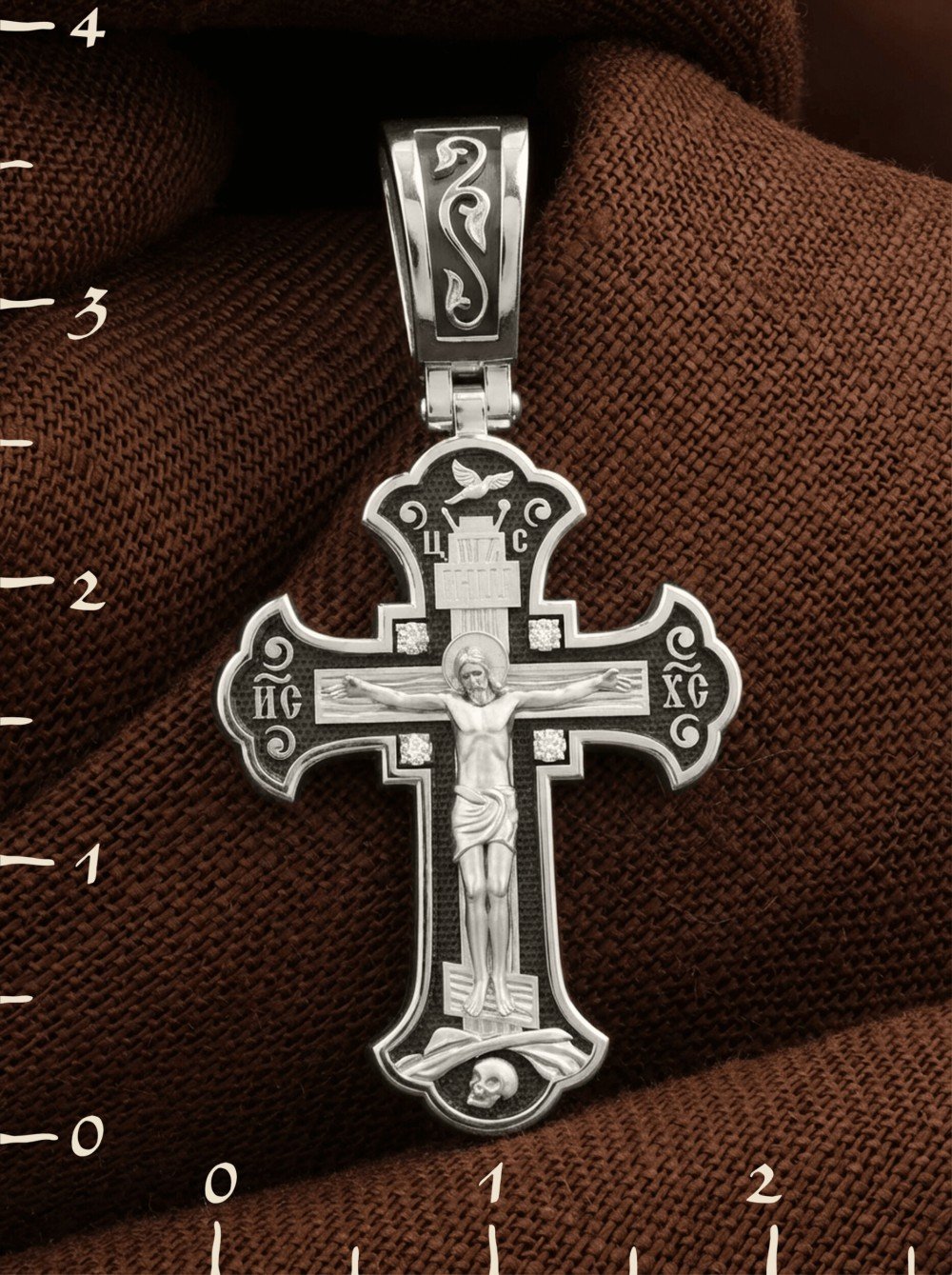 Крест из белого золота c бриллиантами