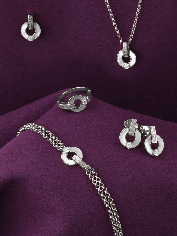 Браслет из белого золота c бриллиантами и перламутром