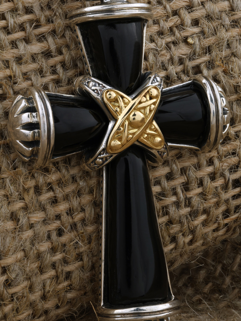 Крест из серебра и золота c ониксом и рубином