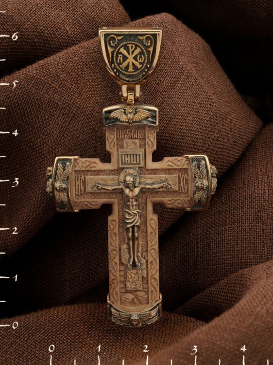 Крест из золота c деревом груши