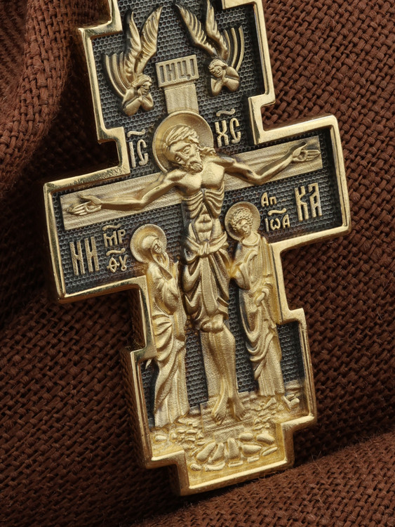 Крест из лимонного золота