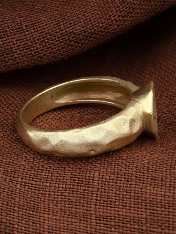 Кольцо из лимонного золота