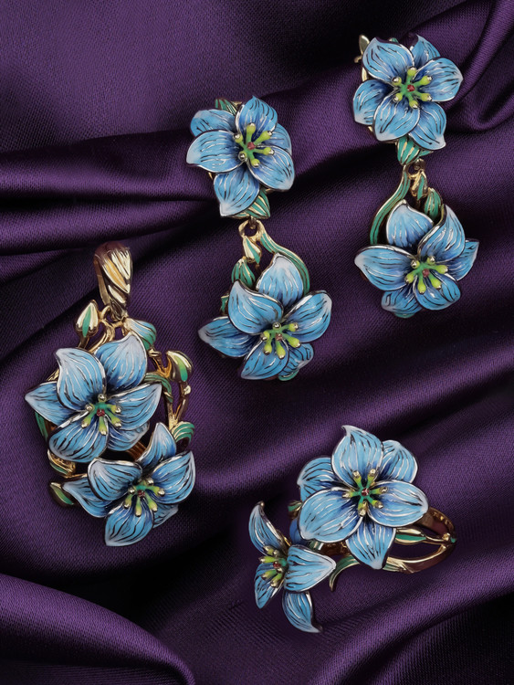 Серьги из лимонного золота c эмалью