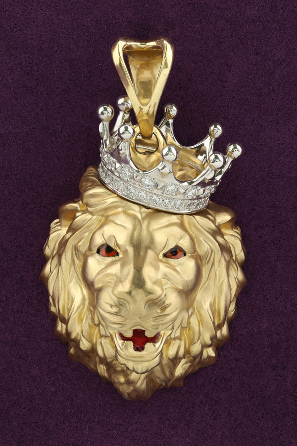 Подвеска из лимонного золота c эмалью и бриллиантами