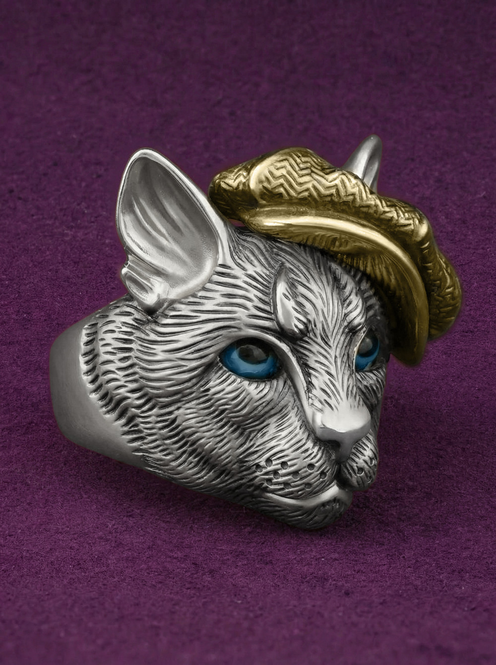 Кольцо из белого золота c эмалью