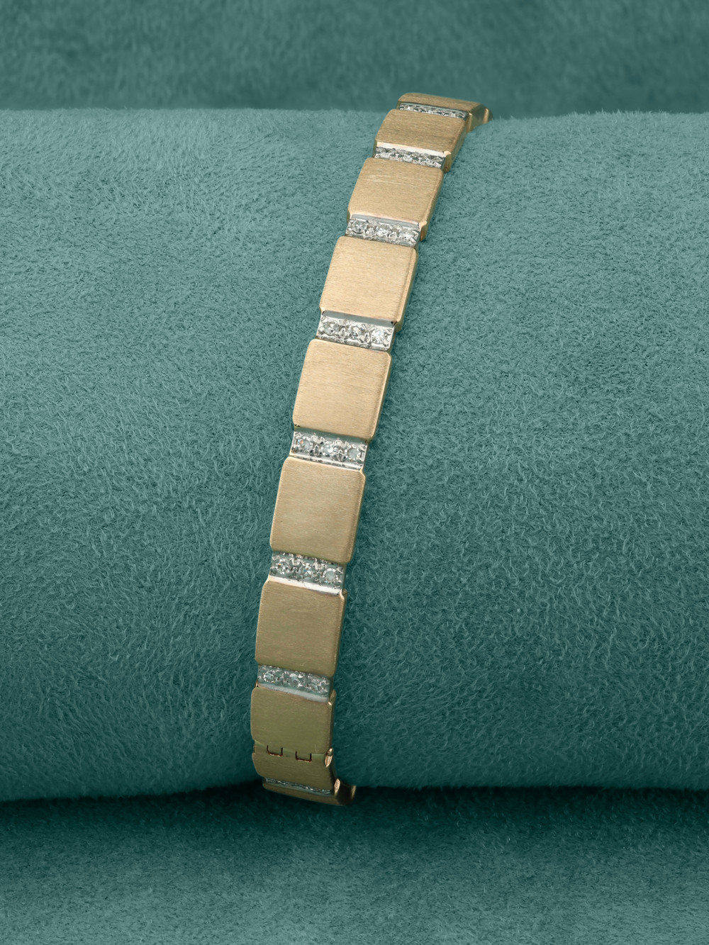 Браслет из золота c бриллиантами