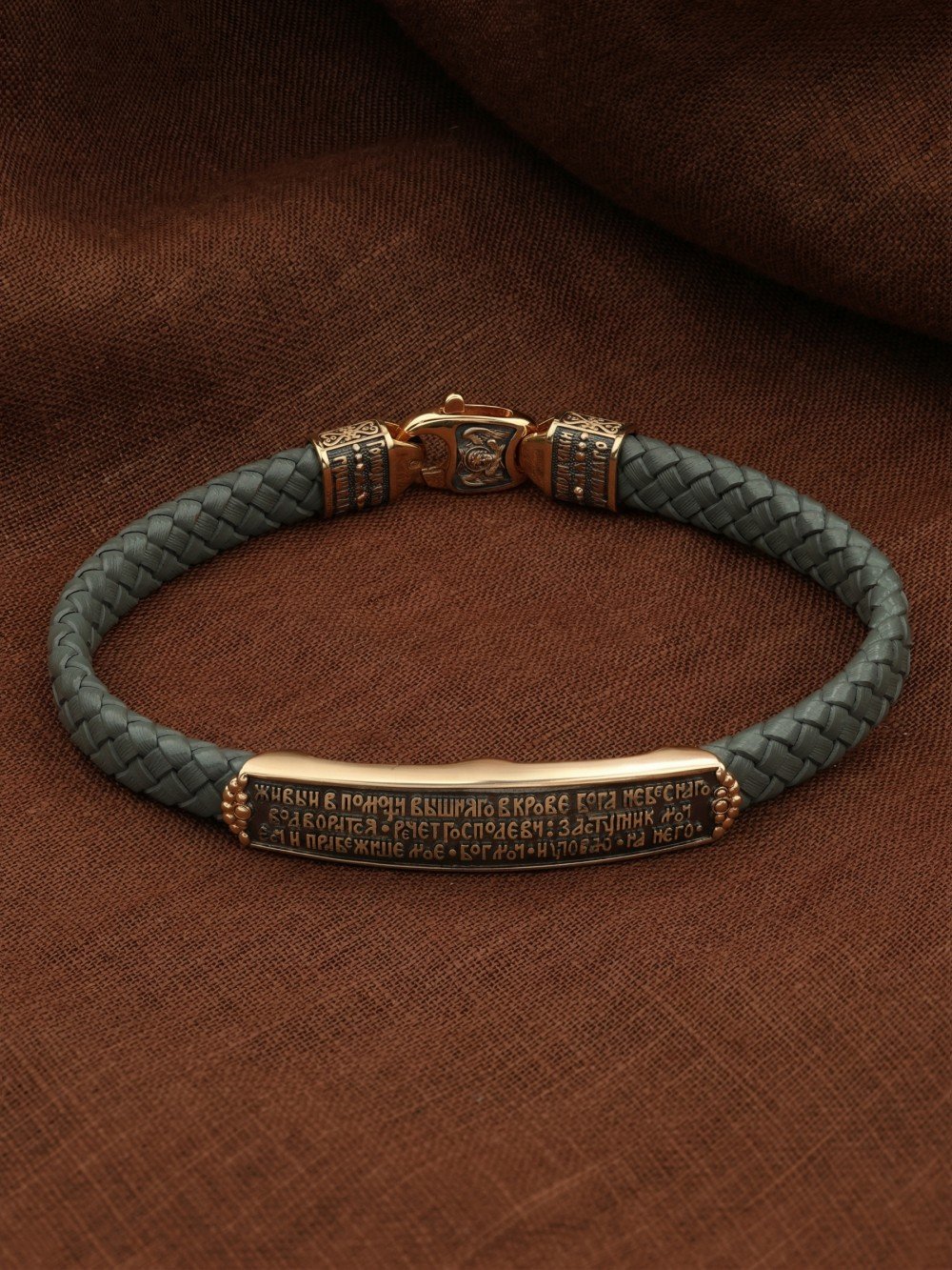 Браслет из золота c кожаным шнурком