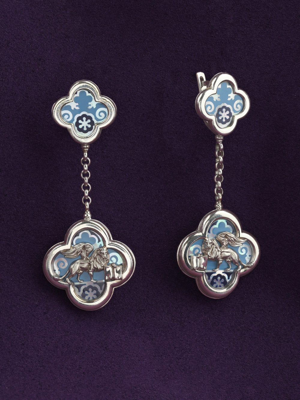 Серьги из белого золота c эмалью и перламутром