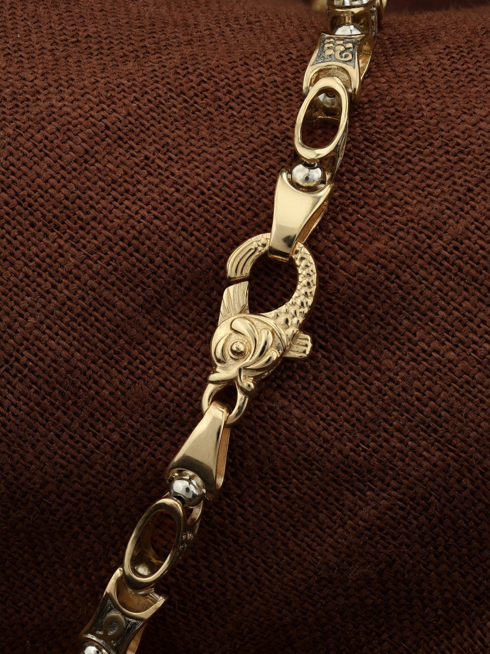 Браслет из лимонного золота