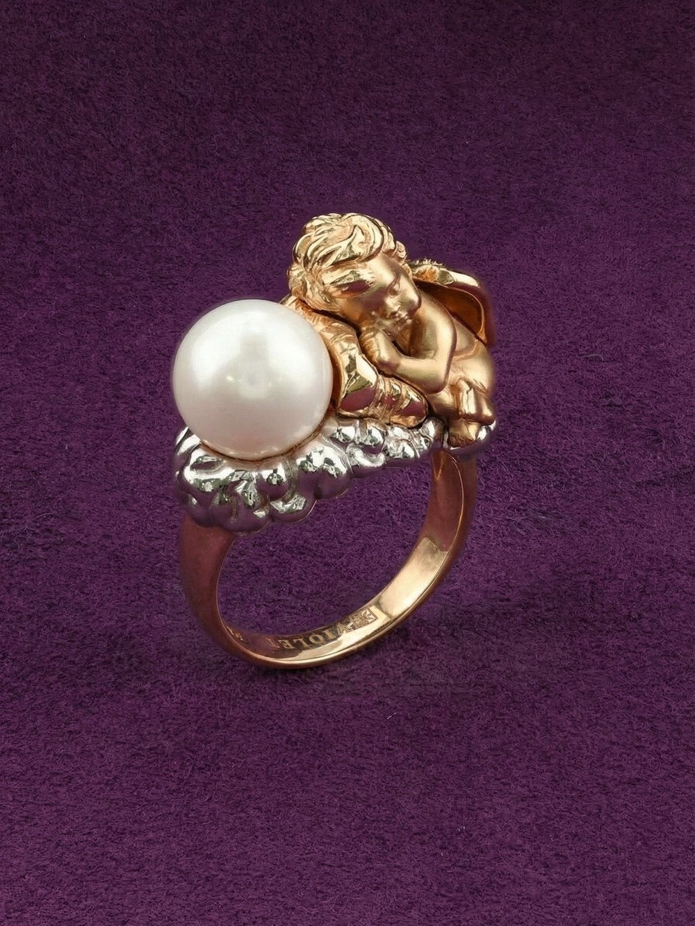 Кольцо из золота c жемчугом