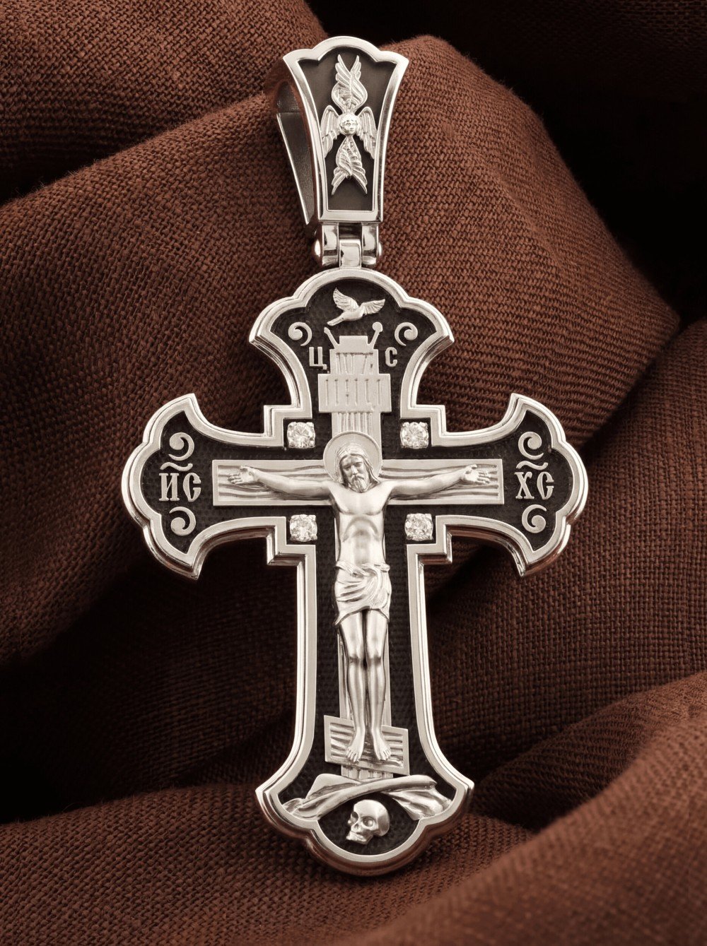Крест из белого золота c бриллиантами
