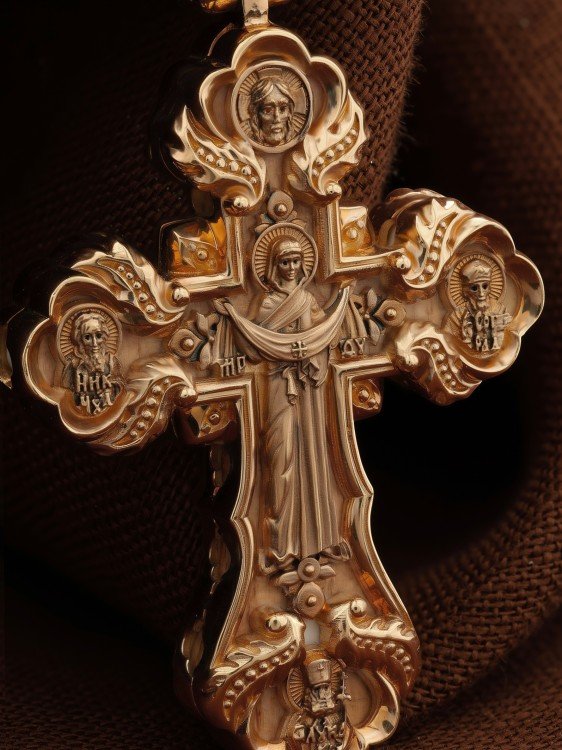 Крест из золота c деревом груши