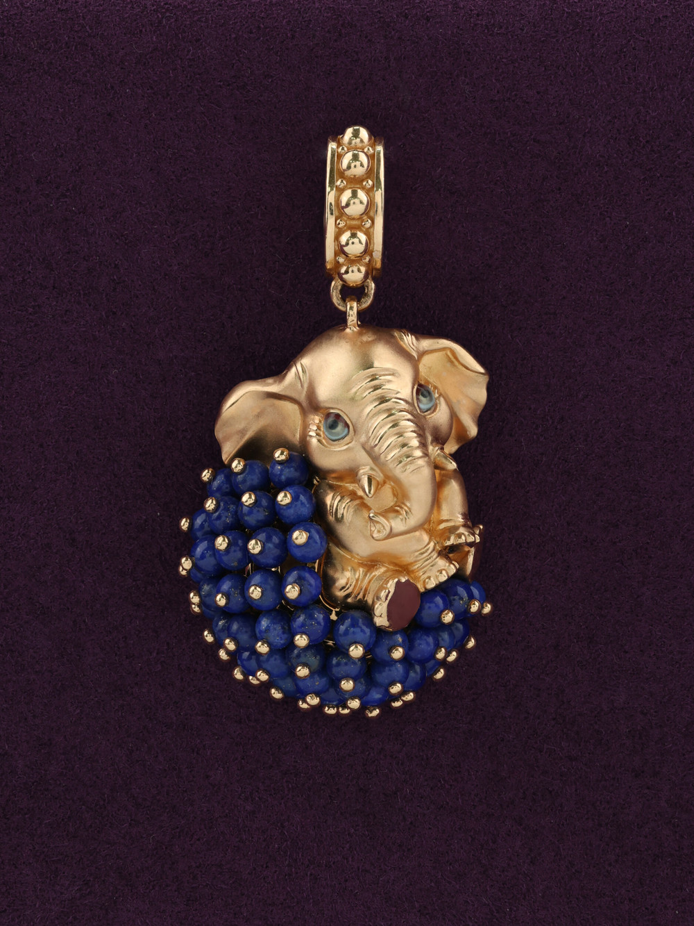 Подвеска из золота c эмалью и лазуритом