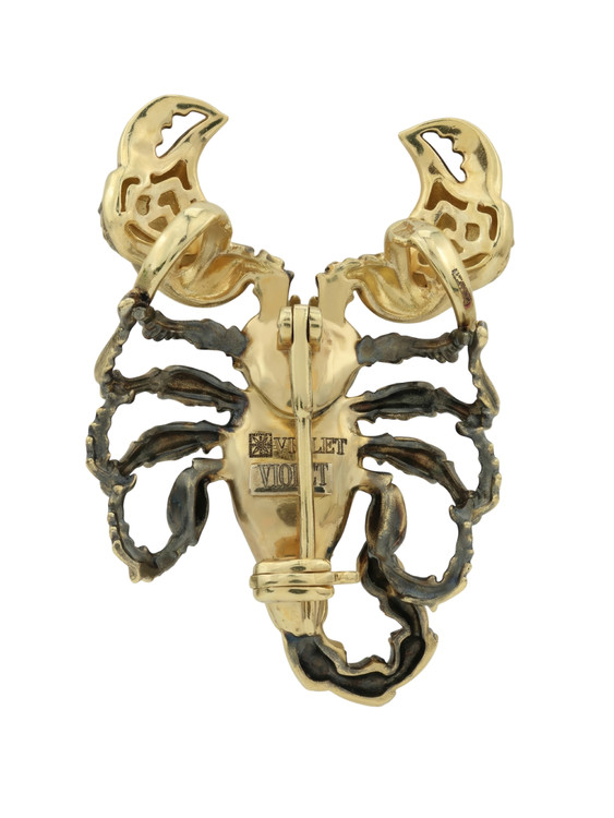 Брошь из лимонного золота c эмалью