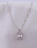 Колье из белого золота 585 пробы c бриллиантами