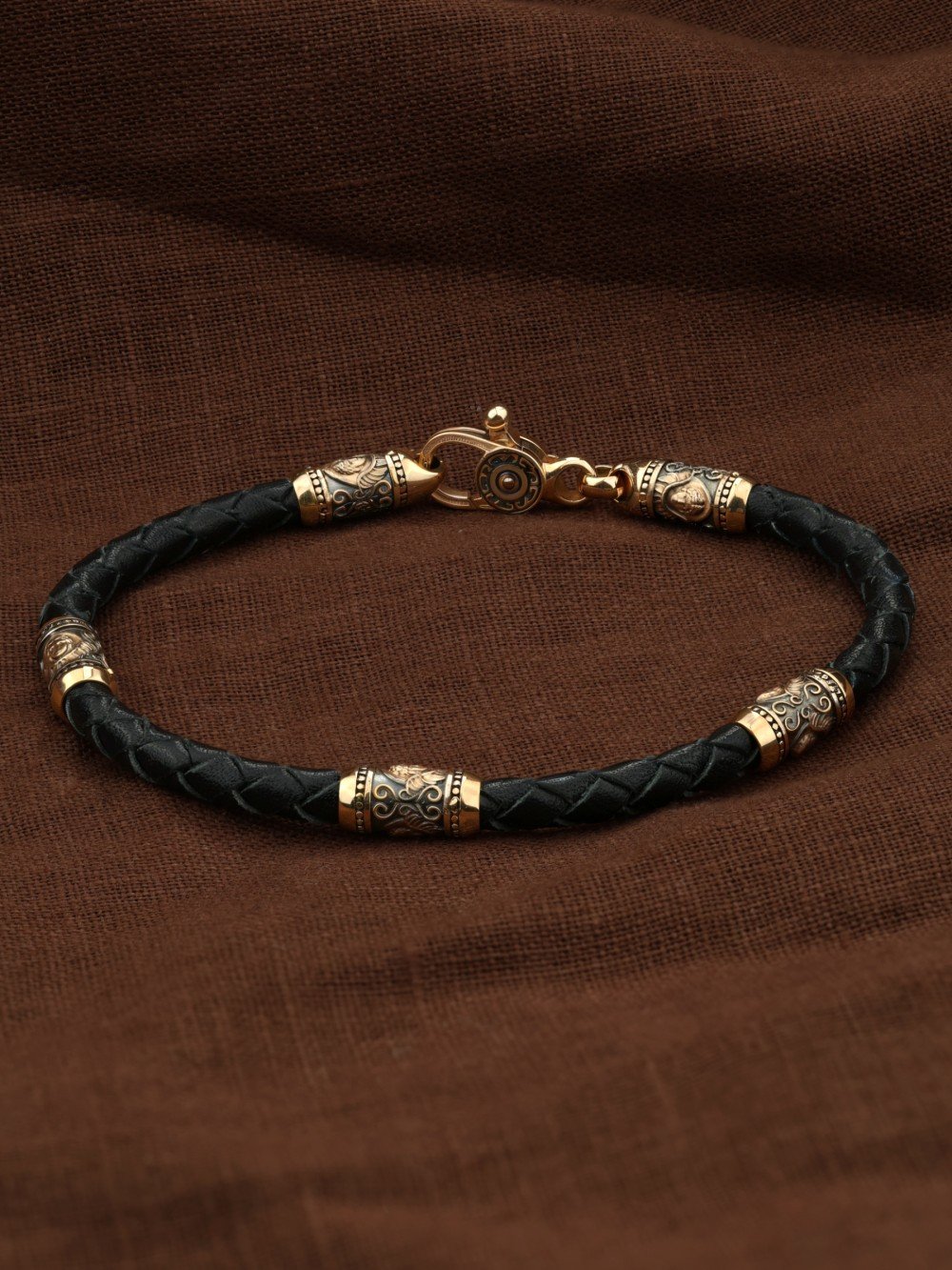 Браслет из золота c кожаным шнурком