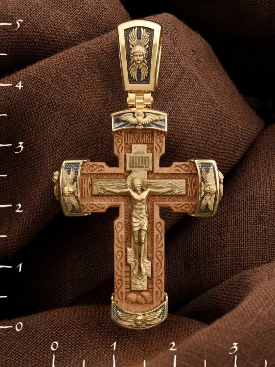 Крест из лимонного золота c деревом груши