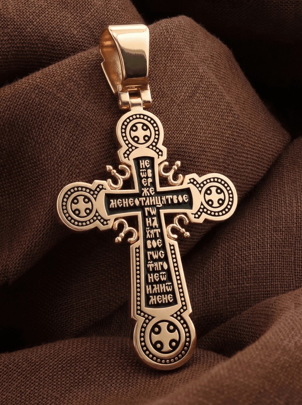 Крест из золота c эмалью