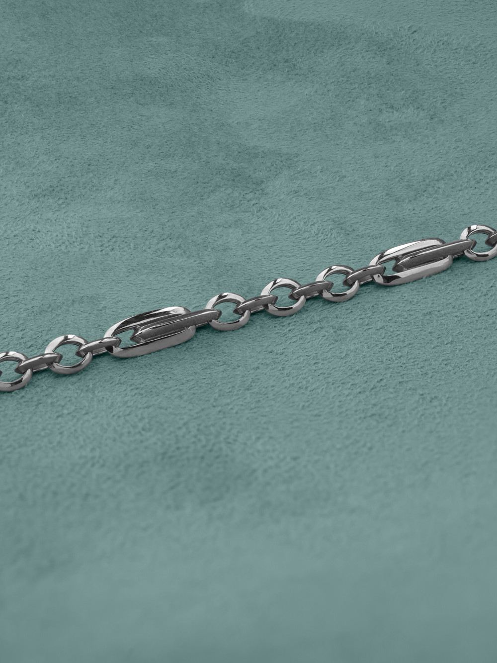 Браслет из белого золота