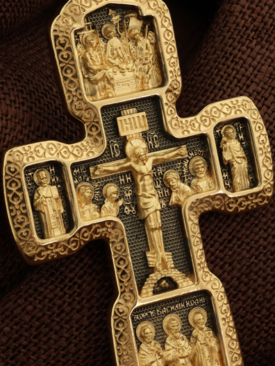 Крест из лимонного золота