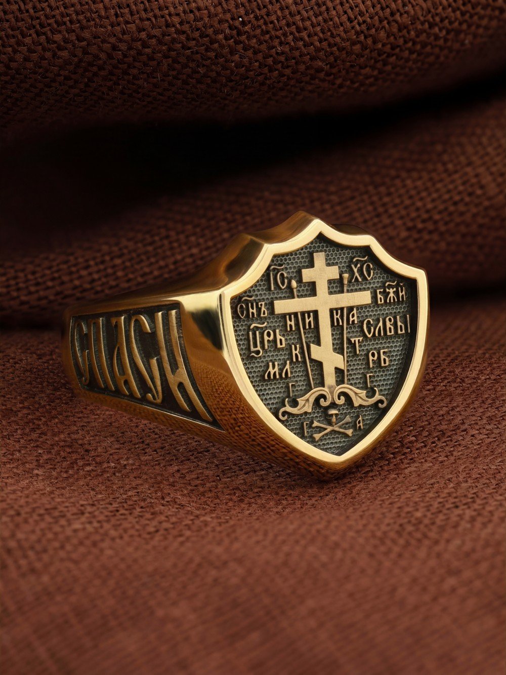 Кольцо из лимонного золота