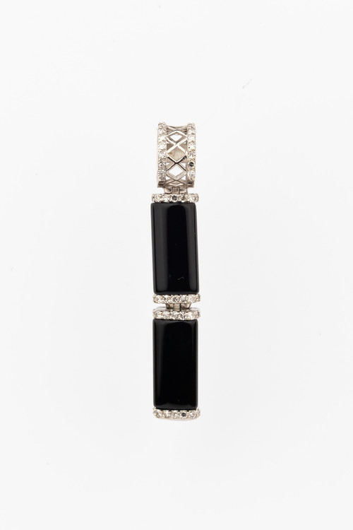 Подвеска из белого золота c бриллиантами и ониксом