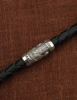 Гайтан из белого золота c кожаным шнурком