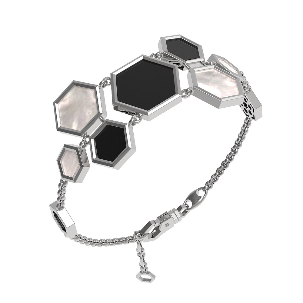 Браслет из белого золота c ониксом и перламутром