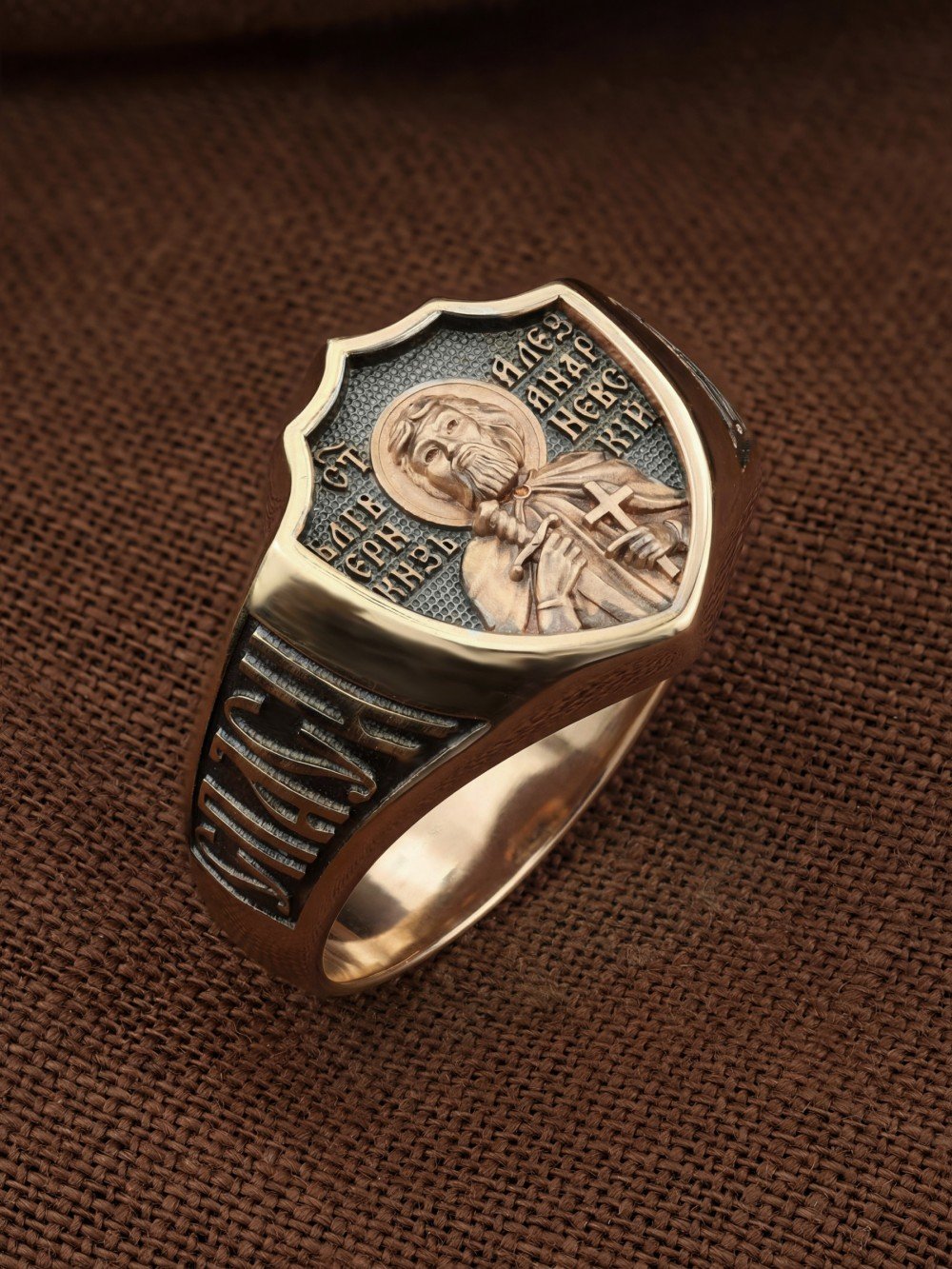 Кольцо из золота