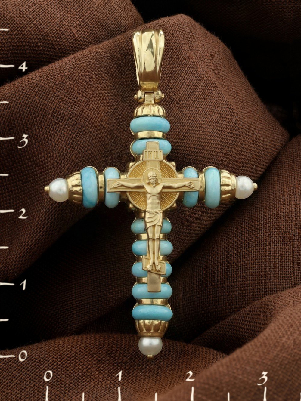 Крест из лимонного золота c жемчугом и бирюзой
