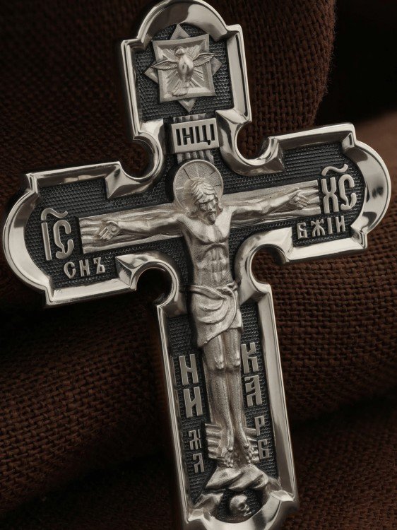 Крест из белого золота