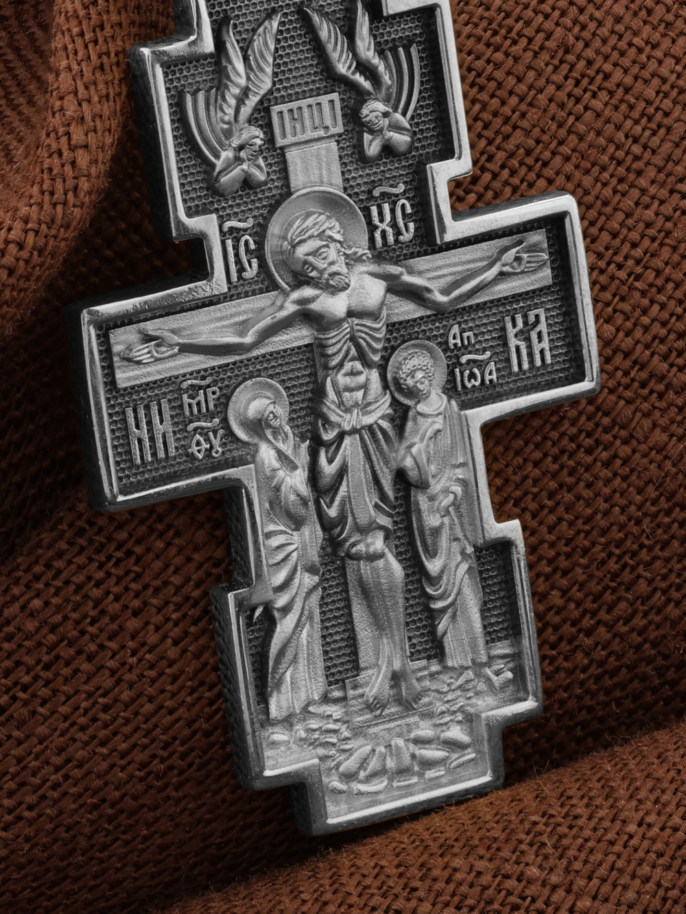 Крест из белого золота