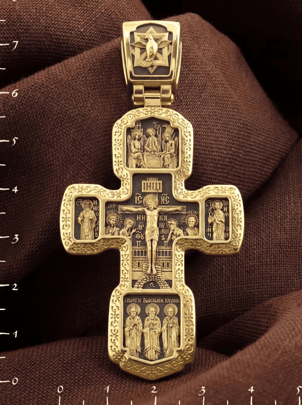 Крест из лимонного золота