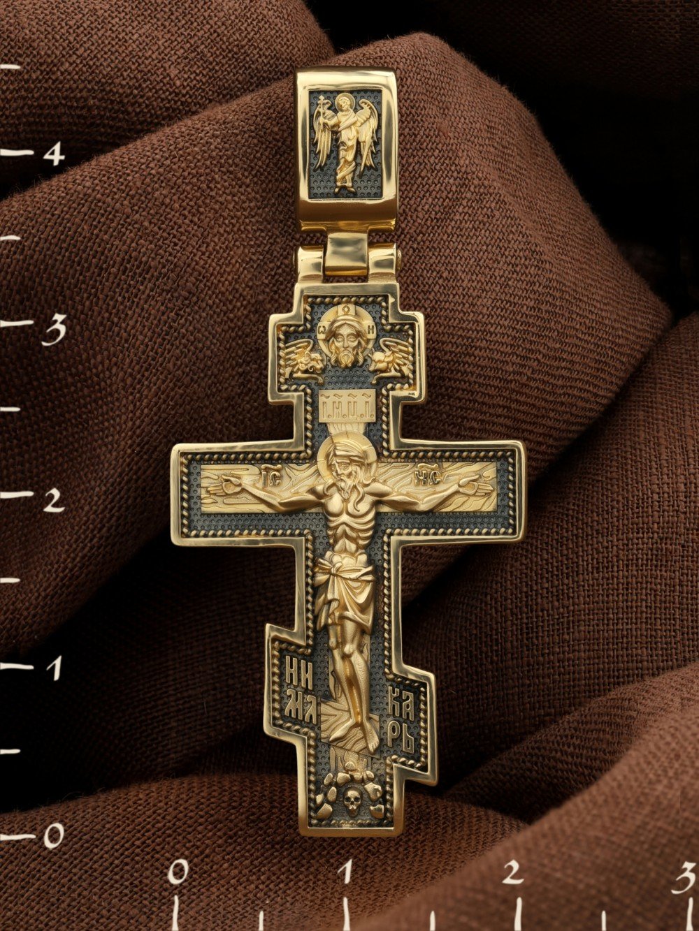 Крест из лимонного золота