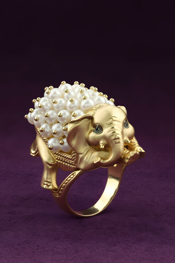 Кольцо из лимонного золота c эмалью и жемчугом