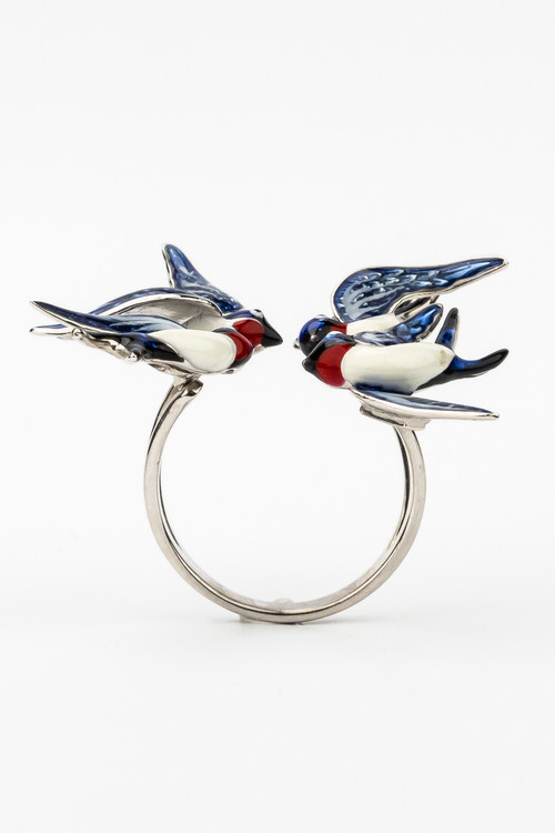 Кольцо из белого золота c эмалью