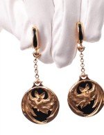 Серьги из золота 585 пробы c эмалью и ониксом