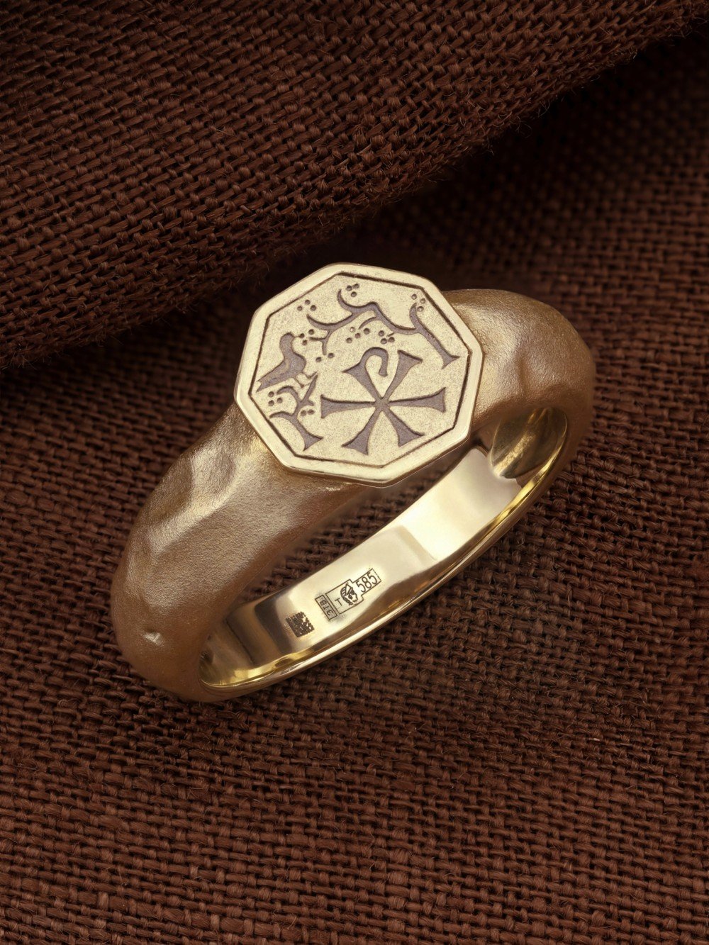 Кольцо из лимонного золота