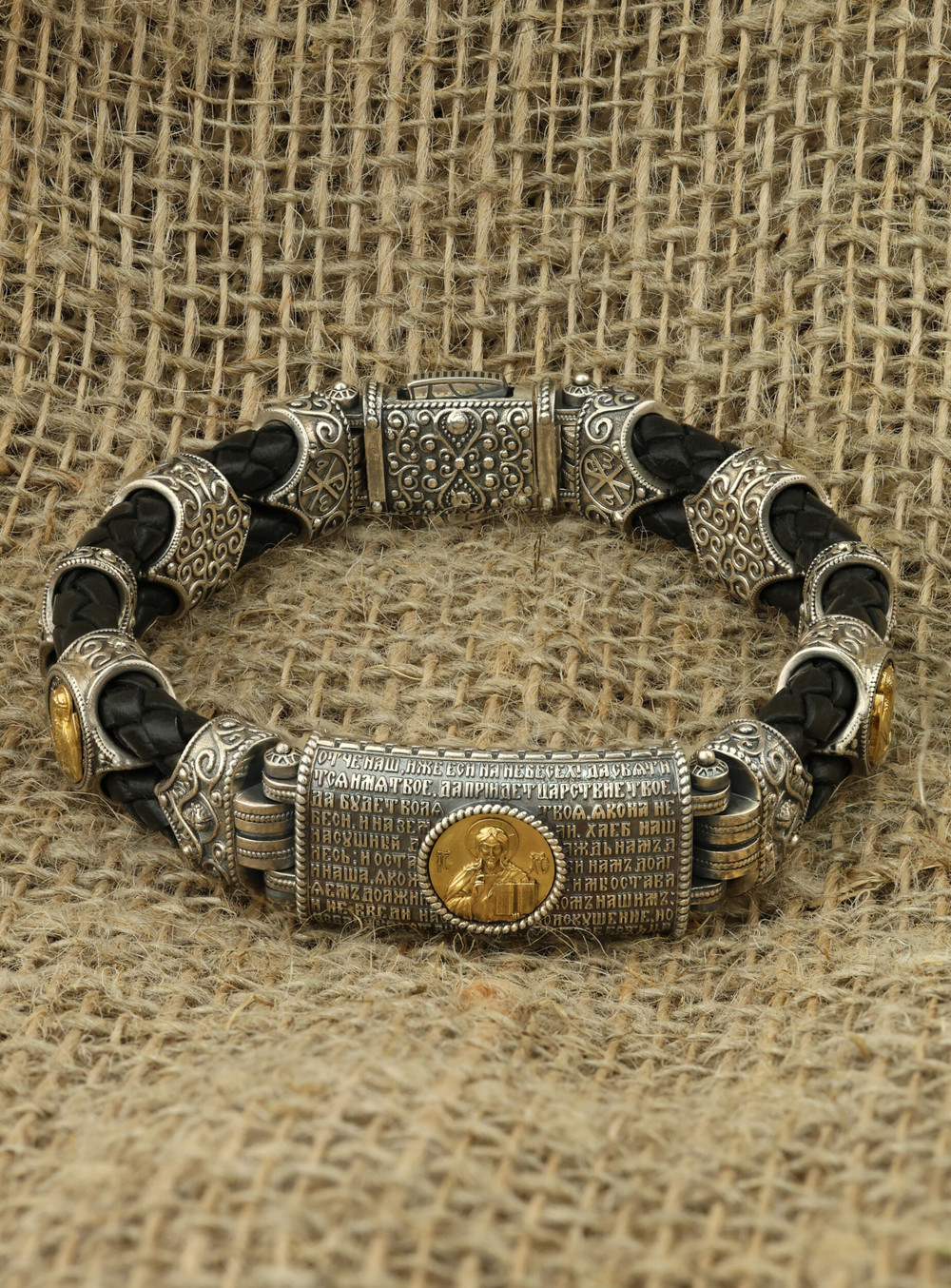 Браслет из серебра и золота c кожаным шнурком