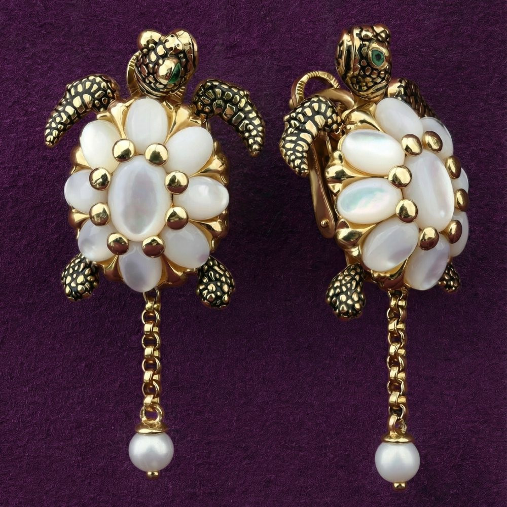 Серьги из лимонного золота c эмалью, жемчугом и перламутром