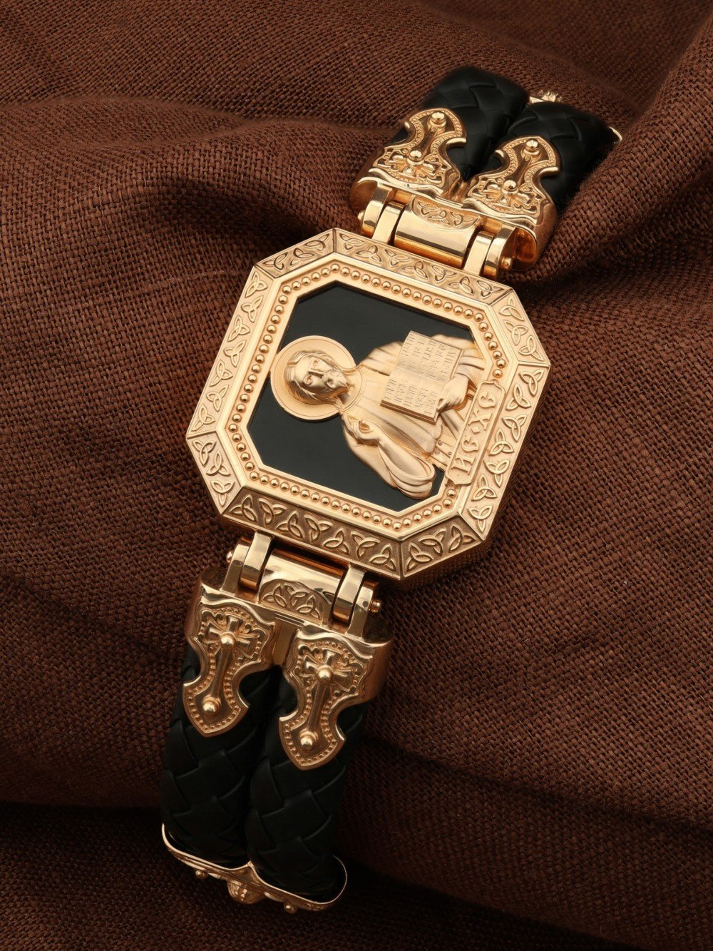 Браслет из золота c шнурком и ониксом