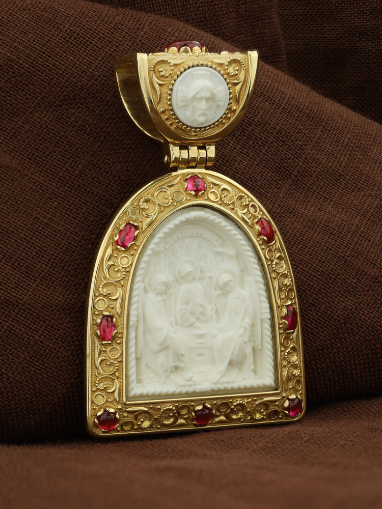 Нательная икона из лимонного золота 585 пробы c эмалью, рубином и бивнем мамонта